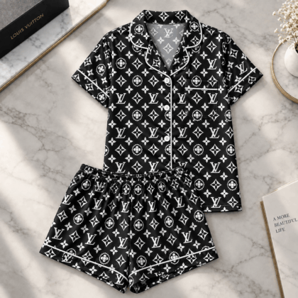 Louis Vuitton | Monochrome Floral Monogram Pajamas Set Winter 2026 Collection